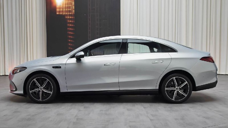 Компания Mercedes-Benz начала продажи удлинённого CLA 3