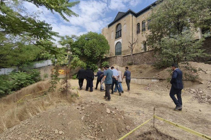 AsreSafar: 🔺در کاخ نیاوران چه خبر است؟🔹با کشف جدید بقایای معماری در کاخ صاحبقرانیه در کاخ نیاوران، باستان‌شناسان این گمان را مطرح ک