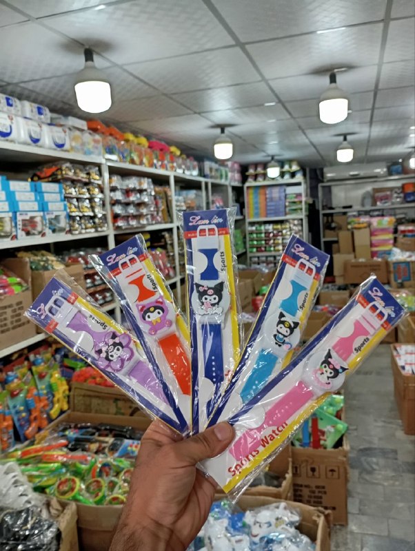 پخش عمده اسباب بازی ایرانی و خارجی ارج تویز arjtoys: 🌺ساعت کرومی و استیچ درب دار دیجیتالی🌺 رنگ‌بندی متنوع 🌺تعداد در بسته ۵۰ عدد🌺 هر عدد ۸۵۰۰۰ تومان🌺ساعت کرومی و استیچ درب دا