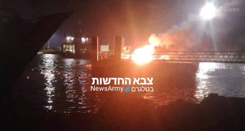 תיעוד אופוזיציוני מנמל סיריק: סירות מהירות של משמרות המהפכה עולות באש.
