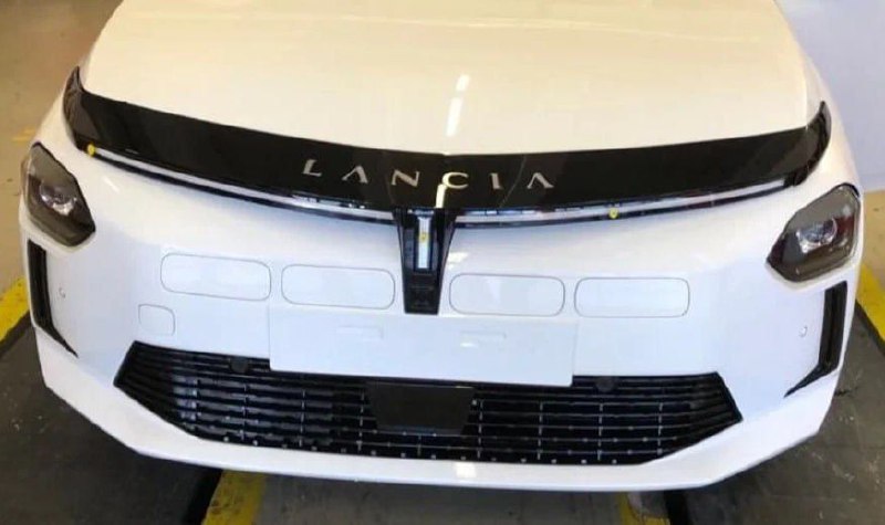 Фото-шпионы раскрыли внешность нового хэтчбека Lancia Ypsilon 4