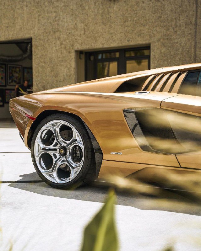 Lamborghini Countach LPI 800-4 5