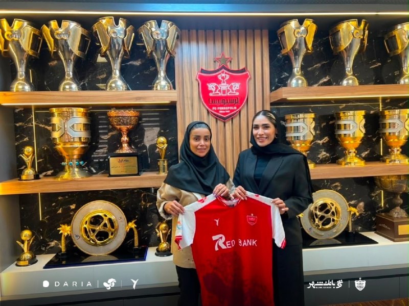 کانال رسمی باشگاه پرسپولیس: 🔴 بانوان پرسپولیس در مسیر ساختن تیمی قدرتمند؛ تمدید قراردادها و جذب بازیکنان جدیدتیم فوتبال بانوان پرسپولیس در فصل جدید،