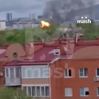 Предварительная причина взрыва на АЗС в Пятигорске — нарушение техники безопасности при разгрузке газовоза. Пожар охватил площадь в 1000 м². На месте работают специалисты.Пострадали два человека, один из них в тяжёлом состоянии.❗ Не грузятся фото и видео? 