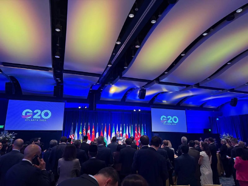 לברוב דיבר "על הרגליים" עם שרי מדינות ה-G20. ראשות ארה"ב אירחה קבלת פנים לראשי המשלחות באקווריום אטלנטה. אנ…