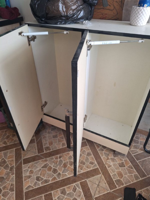 بازار بزرگ بوکان: فروشی کابینت آشپزخانه (7ملیون)دوچرخه 26 تاشو(20ملیون)کوا وپاتول،کفش کلاش پیراهن سفیدتا سن7ساله(3ملیون)09377761627.فروشی