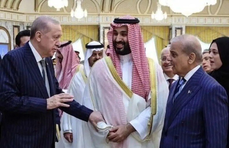 صراط نیوز | seratnews: 🟢 واکنش عجیب ترامپ به توافق سه‌جانبه: «بسیار خوشحالم»🔹دونالد ترامپ رئیس جمهوری آمریکا ‏اعلام کرد که بسیار خوشحالم عربستا