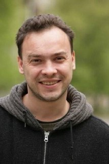 Художника-постановщика сериала «Ликвидация» арестовали по делу о госизмене. Он жил в Киеве и приехал в Россию, чтобы поменять загранпаспортМещанский райсуд Москвы отправил в СИЗО художника-постановщика сериала «Ликвидация» Александра Кондратова по обвинени