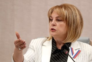 Памфилова оправдала первоначальную регистрацию «Яблока» отсутствием претензий от силовиковПредседатель Центризбиркома Элла Памфилова объяснила, почему комиссия сначала зарегистрировала федеральный список «Яблока», а позднее поддержала его снятие с выборов 