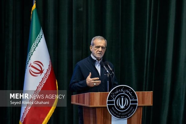 شبکه اطلاع رسانی دانا: پزشکیان: رقم کالابرگ قطعاً افزایش می‌یابد؛ تصمیمات حمایتی در راه است🔺رئیس جمهور در نشست با جمعی از بازنشستگان گفت: رقم ک