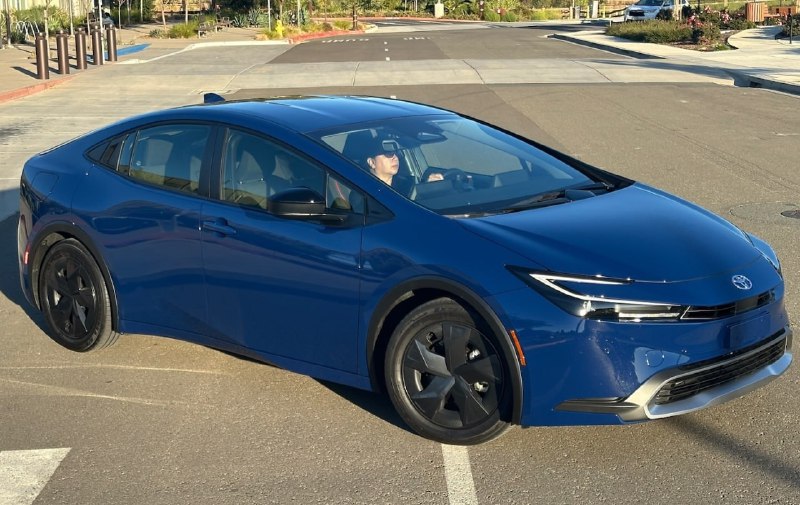 В Америке отзывают более 140 тысяч Toyota Prius

П...