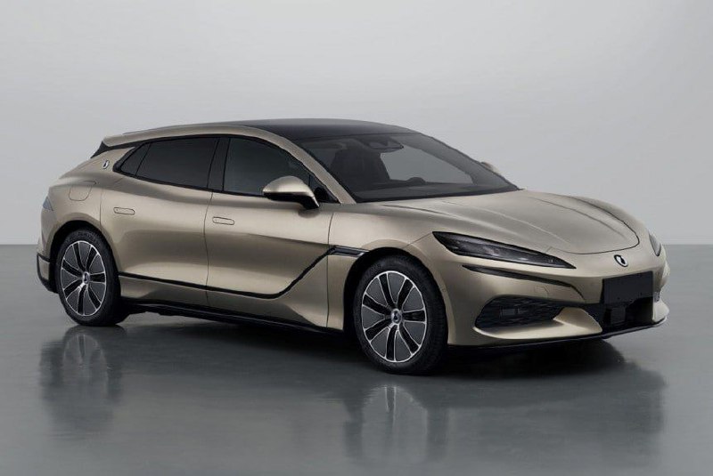 Denza Z9 GT — новый хэтчбек от Mercedes и BYD 2