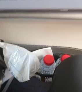 Распространяется видео из салона самолета Flydubai.