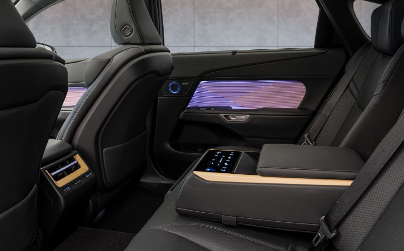 Новый Lexus ES выходит на европейский рынок 4