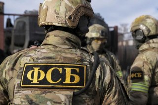 ФСБ хотела создать ИИ-систему для анализа СМИ и помощи в рутинных задачах, но проект провалилсяВторая служба ФСБ пыталась создать систему «Паук», которая должна была объединить данные СМИ, внутренние документы и закрытые базы спецслужбы для помощи силовика
