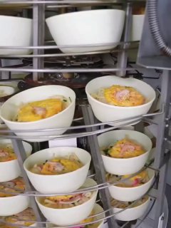 How Japan’s automated vintage food vending machines workDid you know? 🎓
