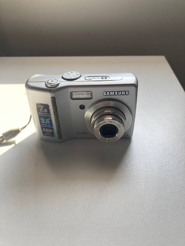 продам камеру Samsung S750