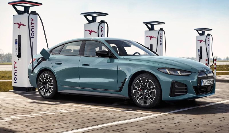 BMW отзывает более 70 тысяч электромобилей