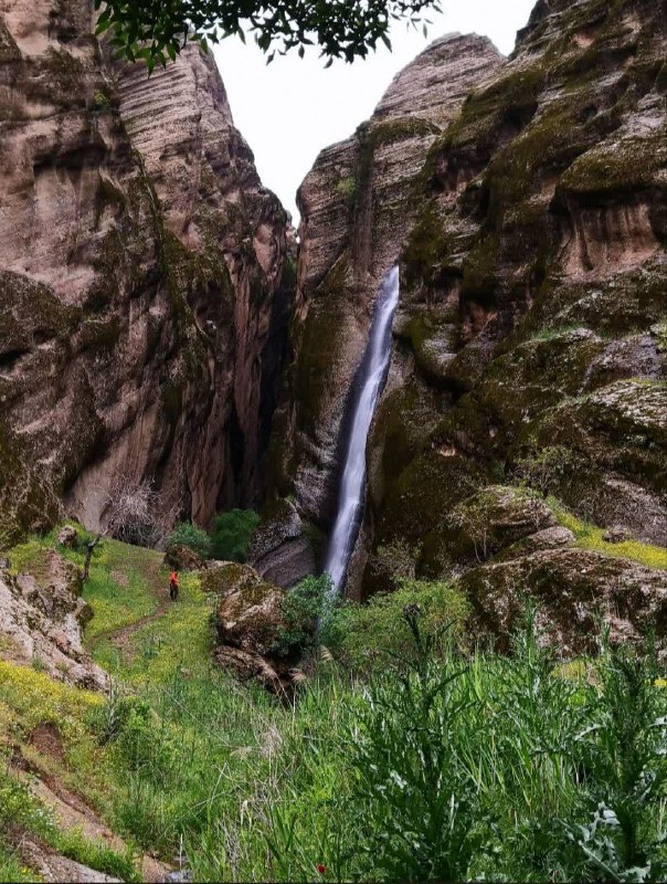 موج خبر لرستان: 💧 آبشار دالهلان؛ آشیانه عقابها در دل طبیعت دلفاناگر به دنبال یک مقصد بکر و تماشایی در لرستان هستید، «آبشار دالهلان» د