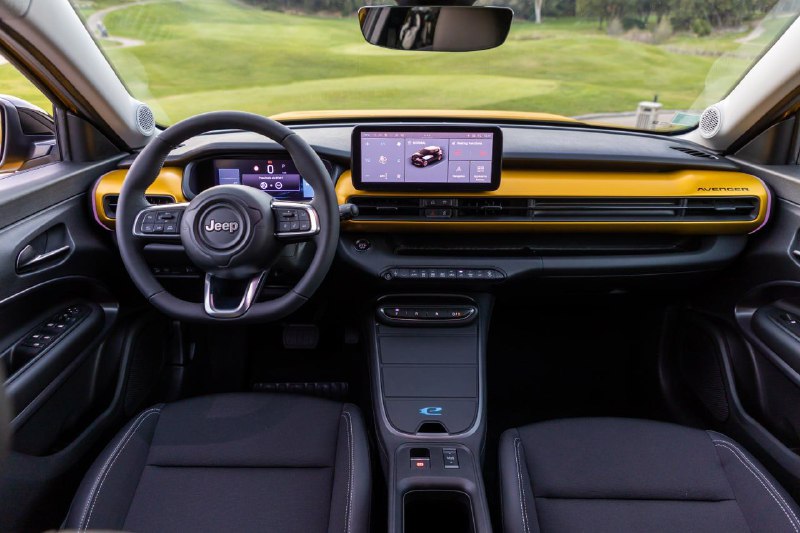 Jeep Avenger получит полноприводную версию 4xe 3