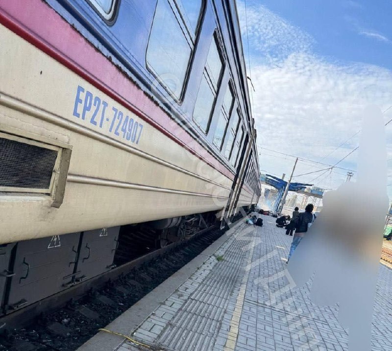צילומים נוראיים. גופות פשוט שוכבות על הרציף - 13 בני אדם מתו כתוצאה מהתקפה רוסית על תחנת הרכבת בדניפרו כוחו…