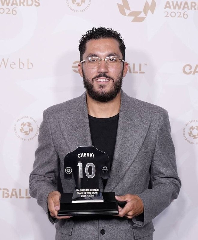Football Efsha News: رسسسسسمی، برونو فرناندز برنده جایزه بهترین بازیکن فصل گذشته پریمیرلیگ شد @FootballEfshaNewsچرکی هم برنده جایزه بهترین مع