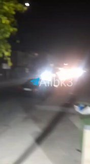יציאה מהעיר בורג' אל-שאמאלי, דרומית ללבנון, בעקבות פשיטות ישראליות.