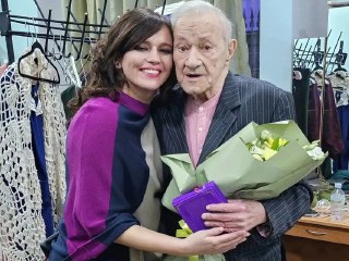 Умер ведущий передачи «Радионяня», заслуженный артист РСФСР Лев Шимелов, сообщает «Московский комсомолец» со ссылкой на его ученицу Янину Мелехову.Шимелову было 96 лет. По словам актрисы, несколько дней назад его госпитализировали с инсультом, вечером 24 а