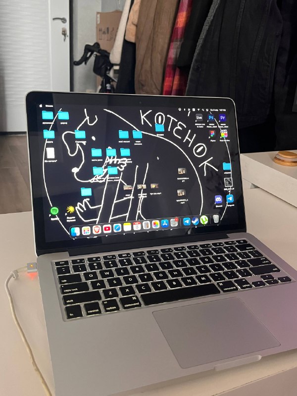 Продам MacBook Pro 13, Early 2015.