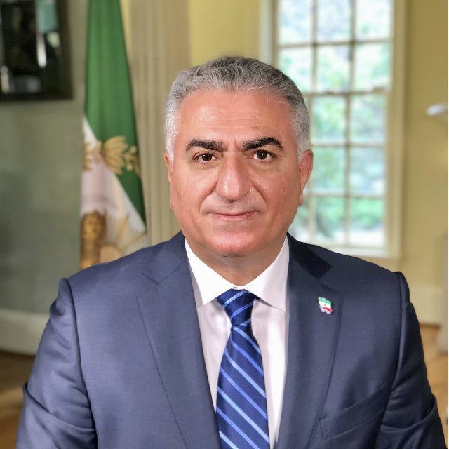 حآضر جوآب: شاهزاده رضا پهلوی:قیمت دلار امروز از مرز 200,000 تومان گذشت و امروز قیمت دلار 28,571 برابر زمانیه که جمهوری اسلامی به قد
