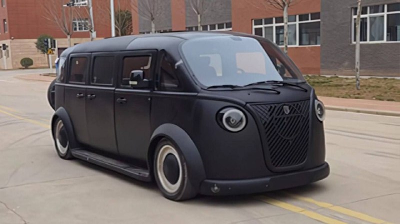 В Китае показали минивэн Skyworth Summer, который уж очень напоминает легендарный Volkswagen T2 из 6