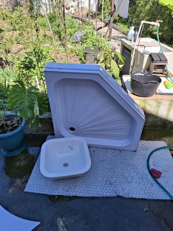 Новые. Раковина Kale 80 лари. Ванны поддон  150 лари. Вместе 200 лари. — фото 1