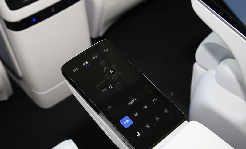 На автосалоне в Чэнду представлен обновлённый Voyah Dreamer 5