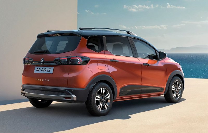 Renault обновил бюджетный семиместный компактвэн Triber 3