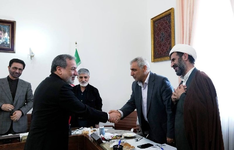 شهرآرانیوز: 🔶مجمع نمایندگان شرق کشور پیگیر رفع موانع همکاری با همسایگان شد | تأکید عراقچی بر تقویت دیپلماسی استانی👤حسن علی اخلاقی ام