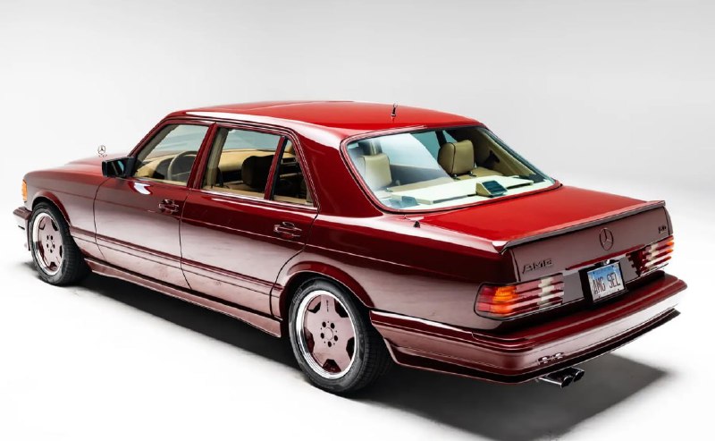 Уникальный Mercedes W126 AMG продают за $200 000 2