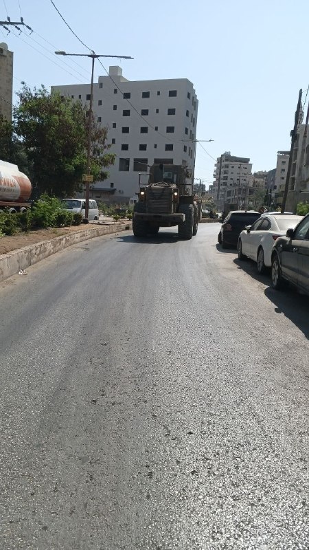 قوات الاحتلال تقتحم قلقيلية برفقة جرافة عسكرية