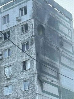 В Новороссийске в результате атаки беспилотников погиб восьмилетний ребенок, еще восемь человек пострадали, рассказал губернатор:«Под удар киевского режима в Новороссийске, Анапе, Геленджике и Темрюкском районе в очередной раз попали гражданские объекты и 