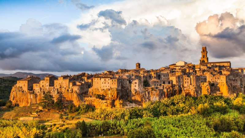 A journey through timeMedieval town of Pitigliano, Tuscany, Italy (© bluejayphoto/Getty Images Plus)