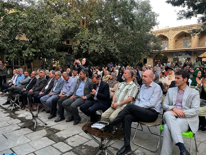 رسانه ‌آنلاین همدان پرس: آیین رونمایی از طرح‌های گردشگری بازار تاریخی همدان در کاروانسرای گلشندر این برنامه که با حضور مسئولان و شهروندان برگزار 