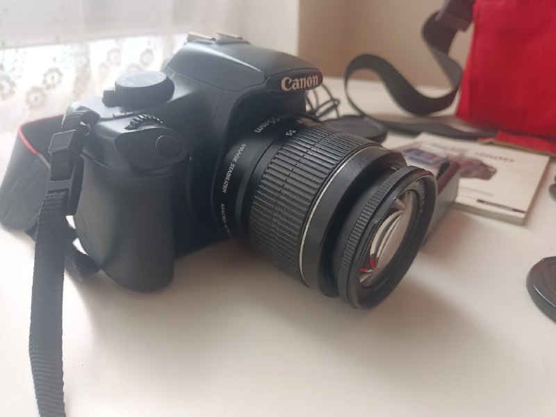 Canon EOS 1100D Kit — фото 1