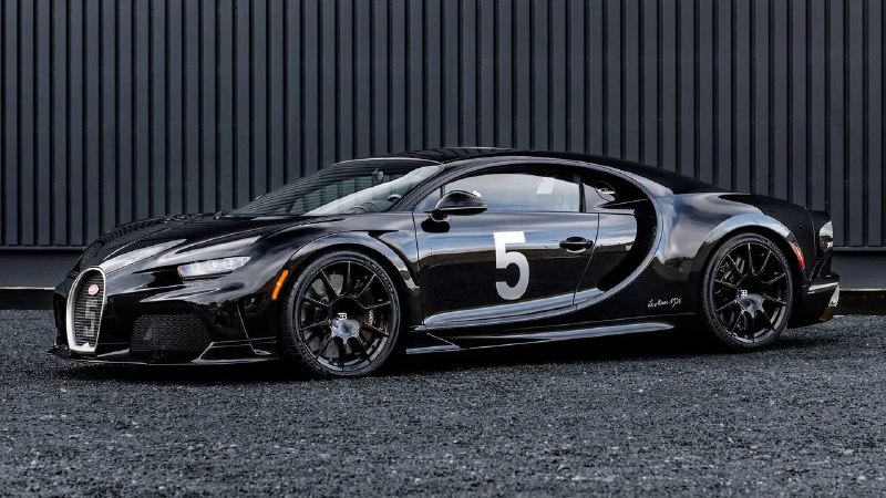 Bugatti представила винтажную версию гиперкара Chiron 5