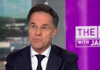 ⚡️ Трамп не стал объявлять о выходе США из НАТО, но обещал «наказать» некоторые страны альянса. Генсек Рютте рассказал, как прошла их встречаГенсек НАТО Марко Рютте после встречи в президентом США Дональдом Трампом выступил в эфире CNN, где был вынужден об