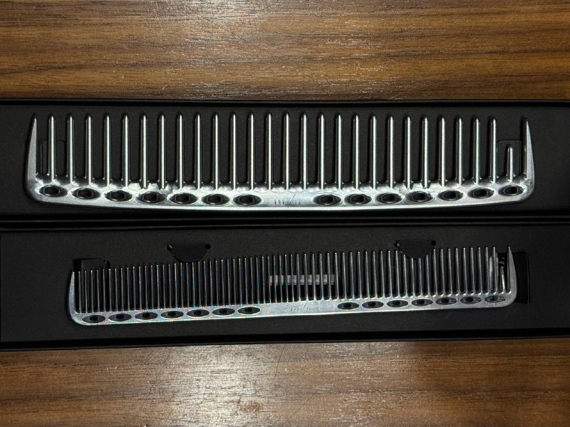 Вот и сбылась одна мечта!  Лиза привезла мне из Японии металлические расчески Y.S.PARK — инструмент, о котором я мечтала ещё с 18 лет. Впервые услышала о них от Осипчука, и тогда они казались чем-то почти нереальным: баснословно дорогие для начинающего парикмахера, скорее как недосягаемая вершина, чем просто инструмент.И именно поэтому я пообещала себе: «Когда вырасту в профессии, когда стану по-настоящему достойной — тогда и возьму их в руки».Для кого-то это просто расчески. Для меня — символ пути и труда. Напоминание о том, что развитие начинается с мечты и готовности каждый день расти. Эти инструменты — не про цену, а про ценность. Про веру, что усилия, вложенные в профессию, всегда окупаются во много раз.Это не вещь ради вещи. Это уважение к делу, к мастерству и к себе 🌹И вот мне любопытно: А у вас был такой символ — предмет или действие, которые казались недосягаемыми, но однажды стали доказательством вашего роста?