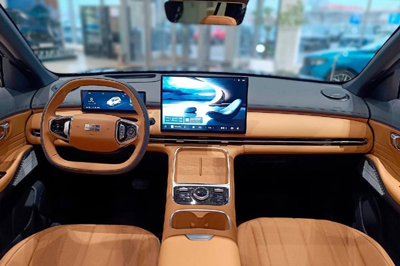 Гибрид Geely EX5 оценили в 3,6–3,9 млн рублей 4