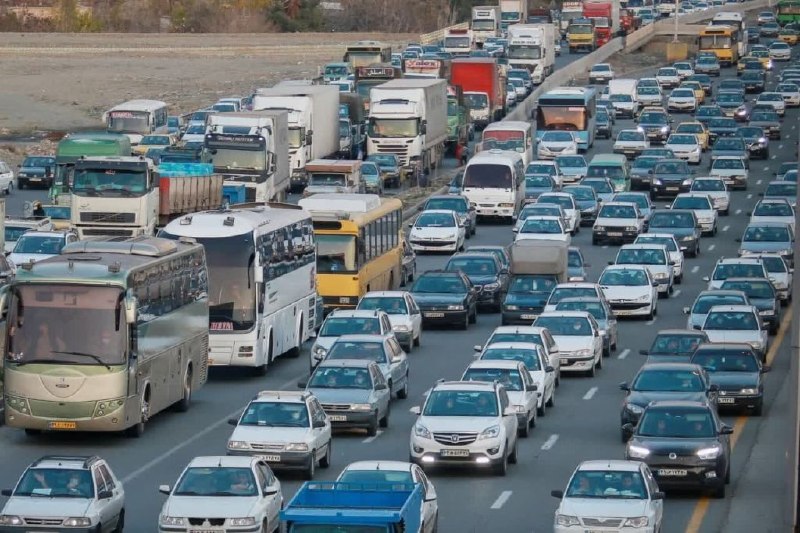עומס תנועה כבד בכביש המהיר טהראן-קראג'-קזבין; לנהוג לאט