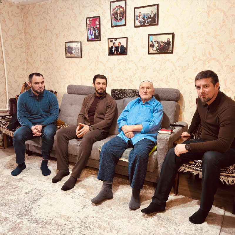 В День защитника Отечества навестил ветерана Великой Отечественной войны Мусу Багаутдинова фото