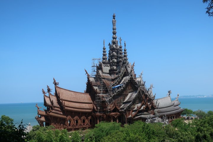 極致木雕萬佛天國！芭達雅真理聖殿