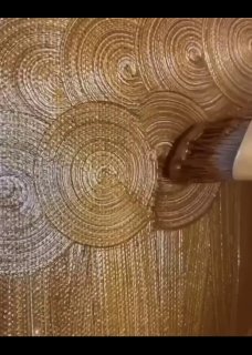 Необычный рисунок сухой кистью Наносим плотный слой краски, берём сухую кисть и начинаем проводить круги. Так получается мягкий, живой узор - неакк... - изображение 1 - telegram, view, необычный