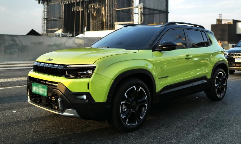 Jeep показал обновлённый Avenger